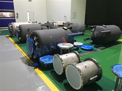 Tancaichean stòraidh le lìn PTFE