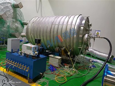 Reactaran lìnichte fluoropolymer